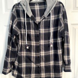 Plaid hooded light weight shirt XL